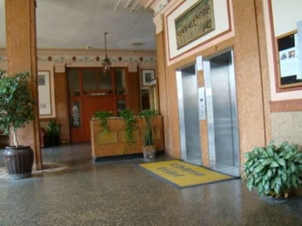 Hotel Riviera Ньюарк Экстерьер фото